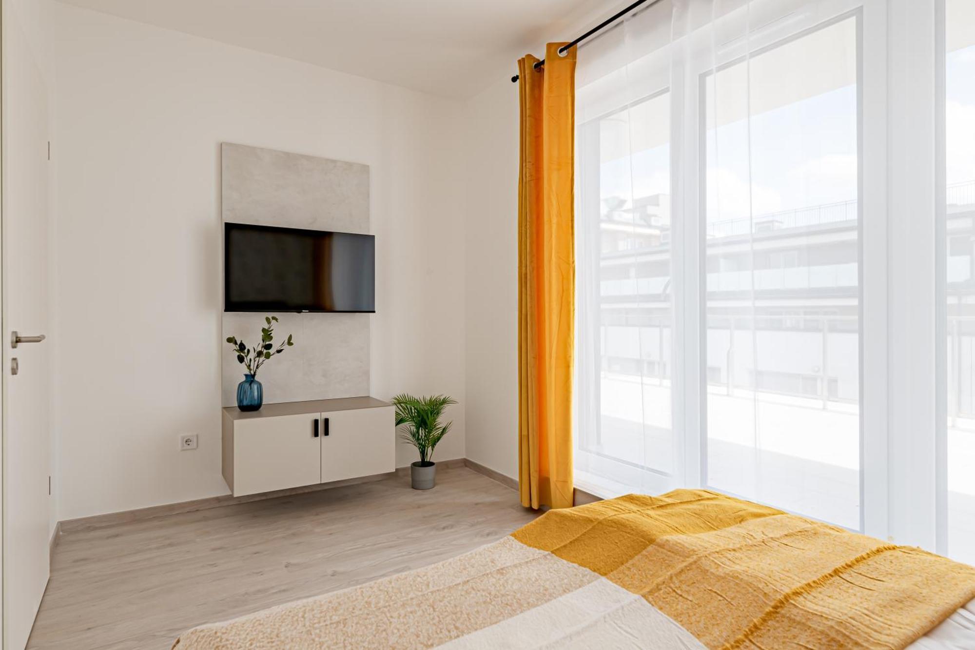 Westside Garden Apartments By Urbanrent Budapest Ngoại thất bức ảnh