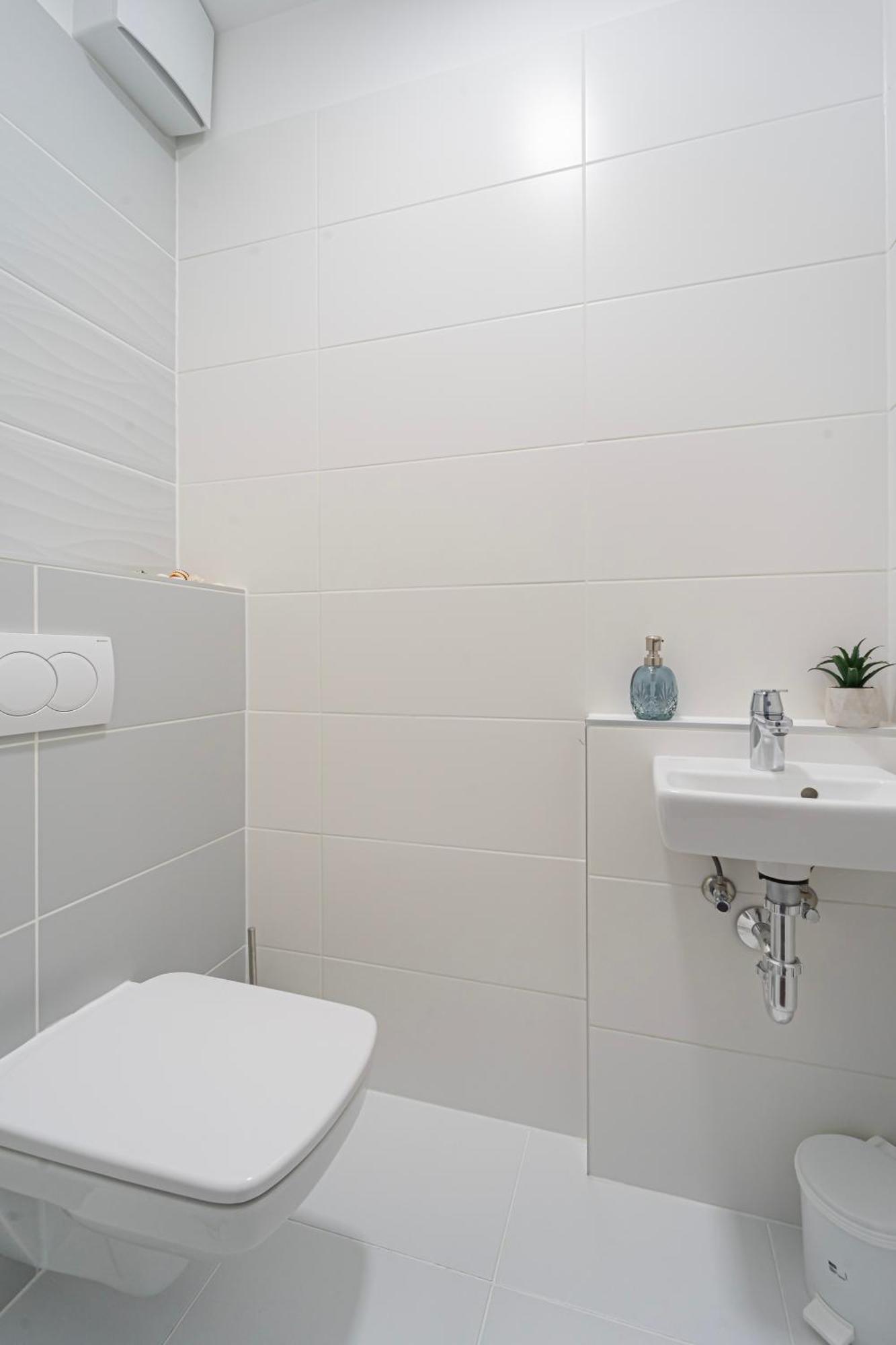 Westside Garden Apartments By Urbanrent Budapest Ngoại thất bức ảnh
